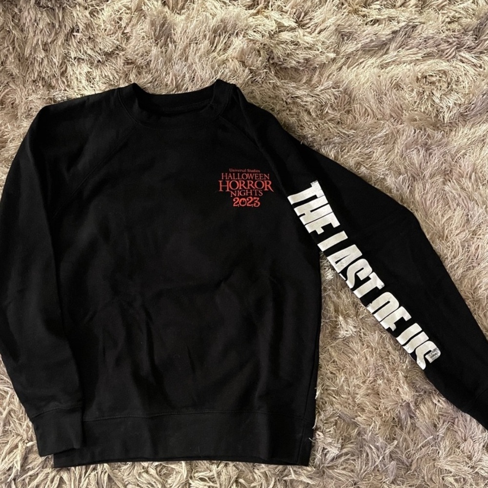 Universal Studios Hollywood Halloween Horror nights sweat shirt